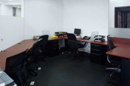 OFICINA 110m² AV. REPÚBLICA