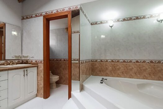 CASA 350m² MONTESERRIÍN