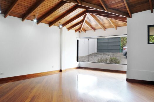 CASA 350m² MONTESERRIÍN