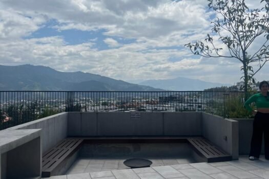 DEPARTAMENTO 95m² CUMBAYÁ