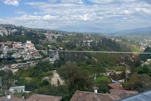 DEPARTAMENTO 95m² CUMBAYÁ