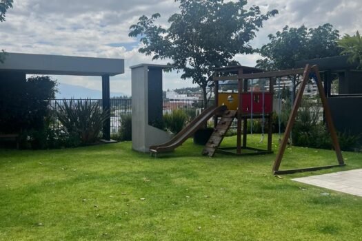 DEPARTAMENTO 95m² CUMBAYÁ