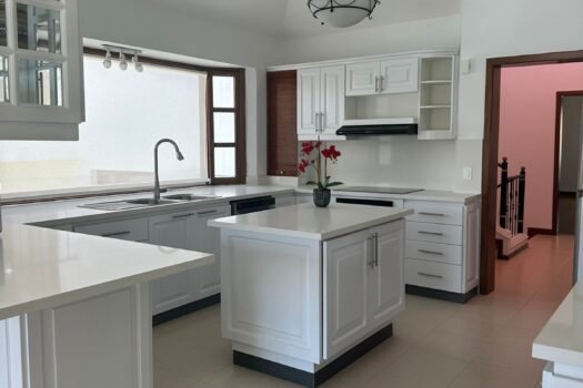 CASA 450m² CUMBAYÁ