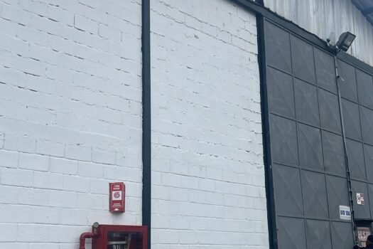 BODEGA 800m² ELOY ALFARO