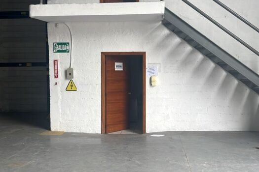 BODEGA 800m² ELOY ALFARO