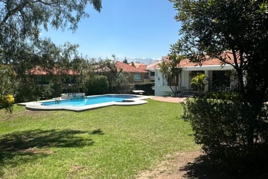 CASA 450m² CUMBAYÁ