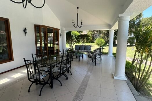 CASA 450m² CUMBAYÁ