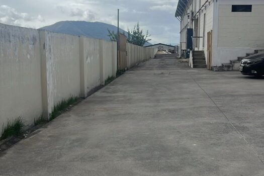 BODEGA 2860m² ELOY ALFARO