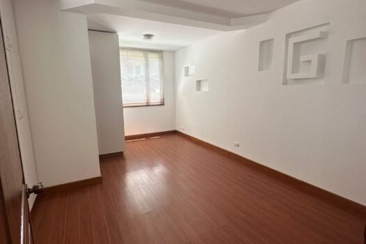 CASA 450m² CUMBAYÁ