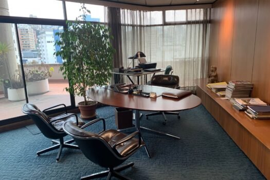 OFICINA 136m² AV. REPÚBLICA