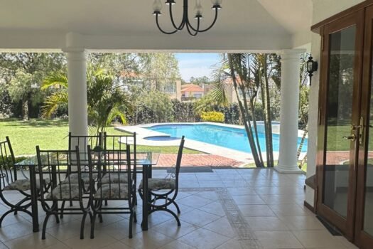 CASA 450m² CUMBAYÁ